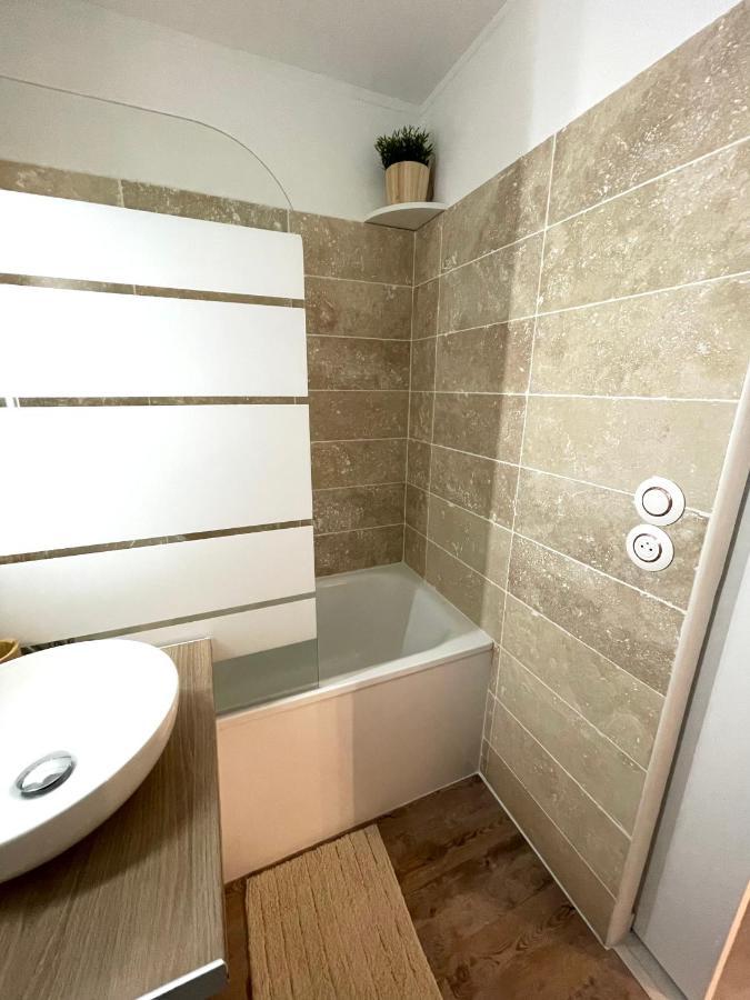 Appart Cosy 4 Personnes, A 400M De La Plage Bormes-les-Mimosas Exterior photo